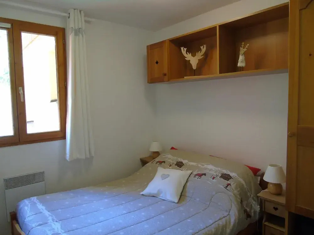 Lou Services Apartment G12 LSI 001