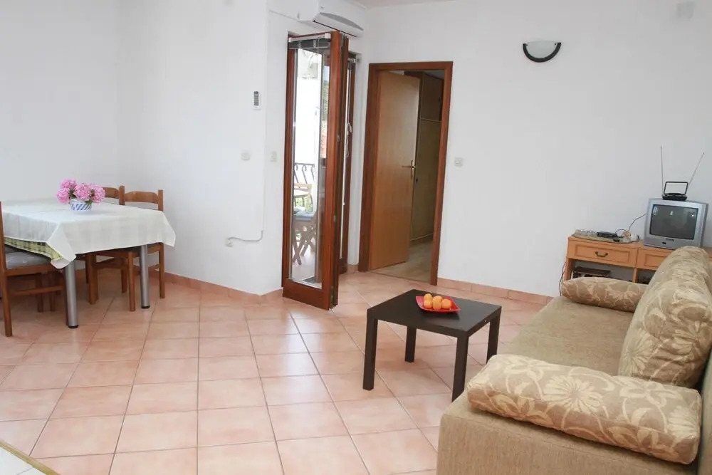 Apartments Sanader A1 1 Br Apts