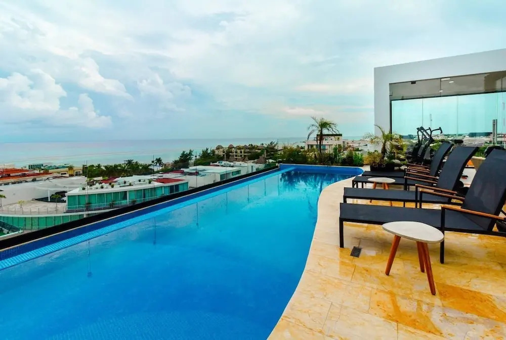 Amazing Studio, Best Location, AC, Beach!