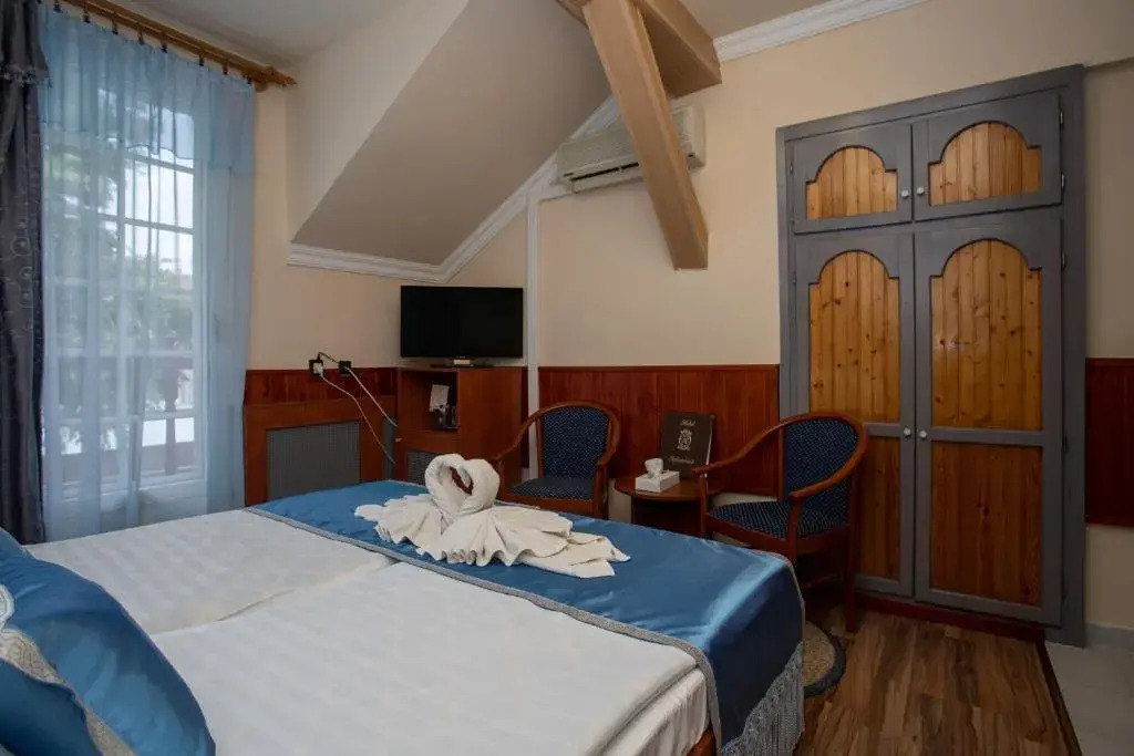 Illés Hotel