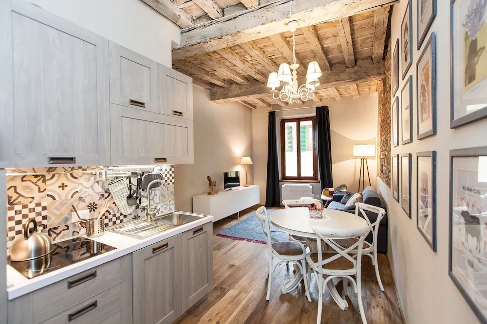 Boheme Apartment by Mamo Florence