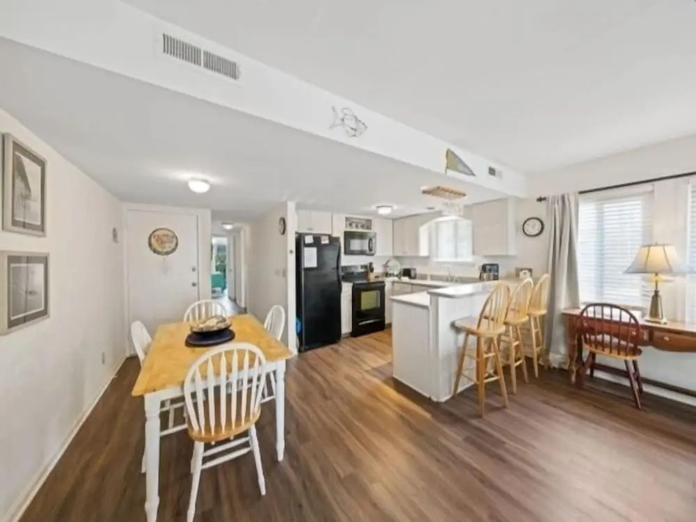 Island North 14c - 2nd Row Stunner! Relax In Comfort After Your Days In The Sun 2 Bedroom Condo by RedAwning