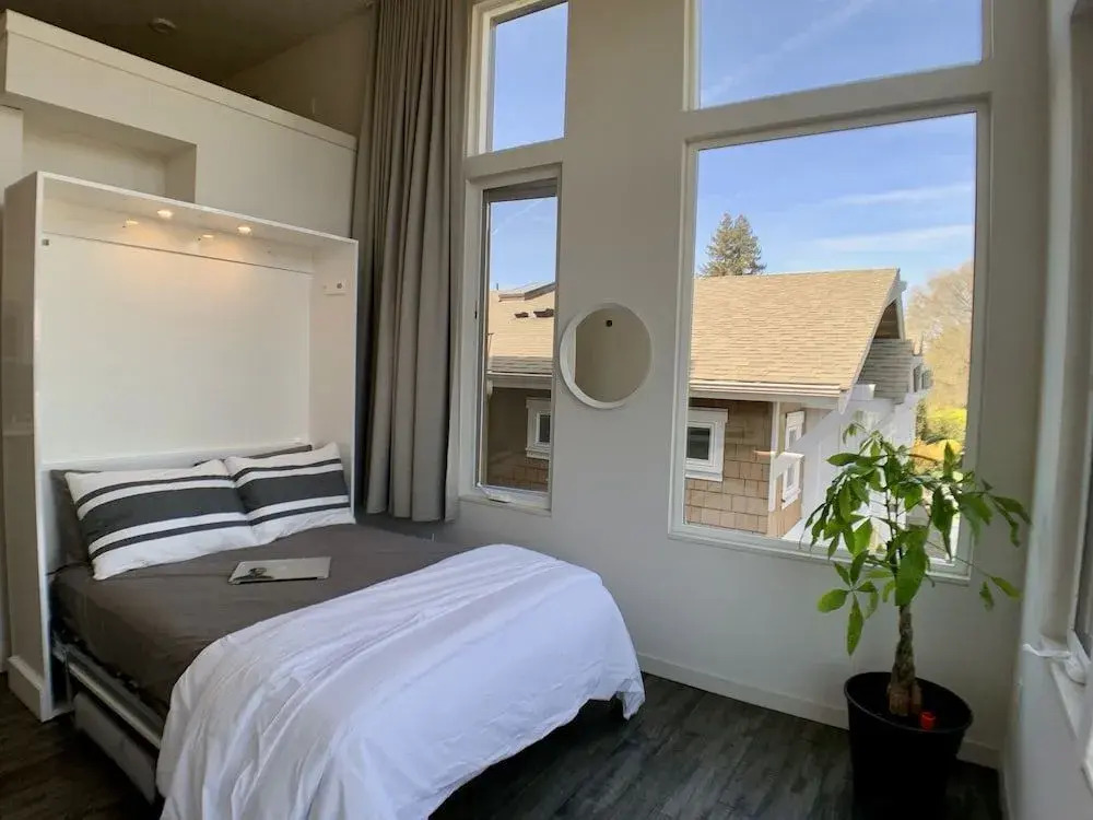 Lofty Studio Prime Cap Hill Area Mins to Downtown