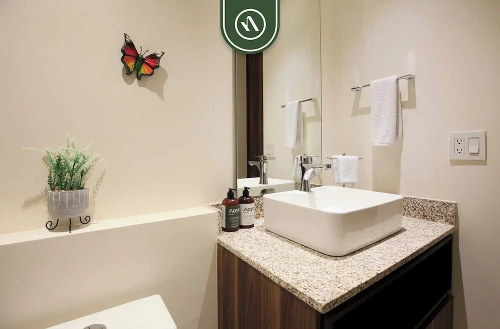 Cozy Apt With Private Terrace - Pool - King Beds