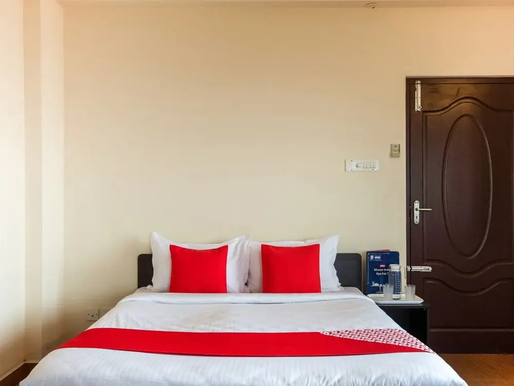 OYO 39342 Beehive Inn