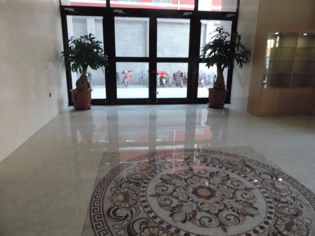 IU Hotels·Dingzhou North Ring Road Shengdong Plaza