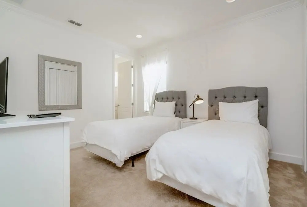 Beautiful Home Near Disney With Private Pool! 5 Bedroom Villa by RedAwning