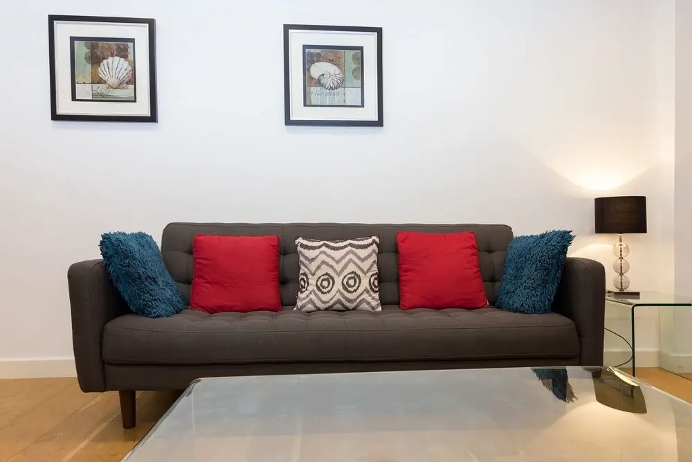 2 Bedroom Flat in Limehouse Sleeps 4 Guests