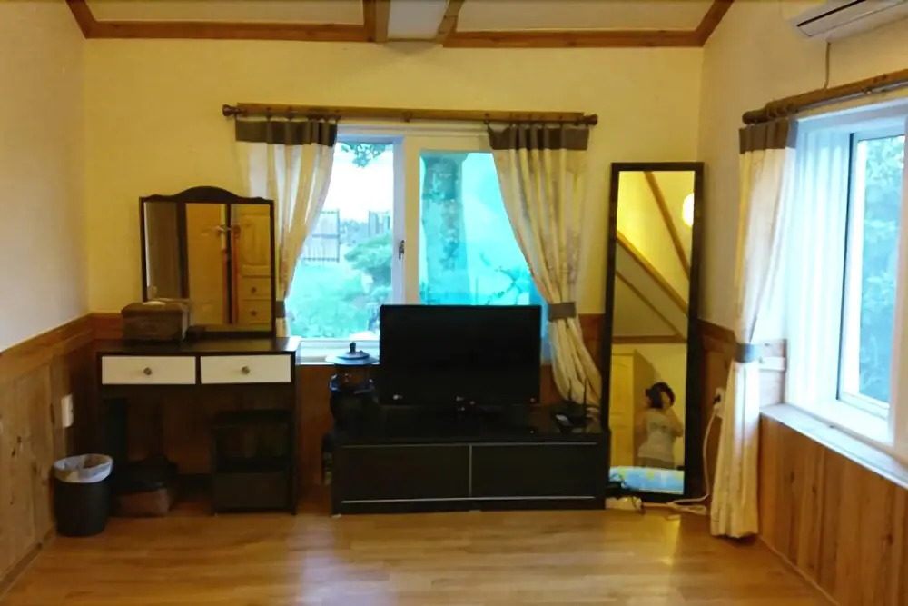 Seogwipo Bakkeurae Pension