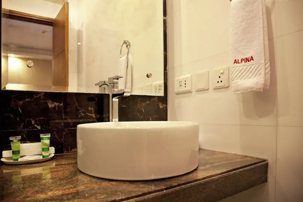 Alpina Hotels & Suites