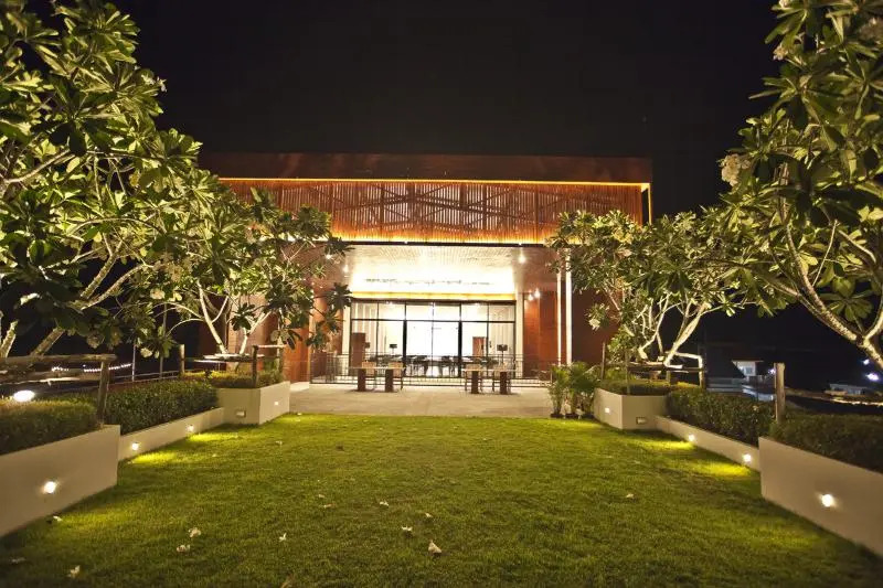 Tri-Shawa Resort