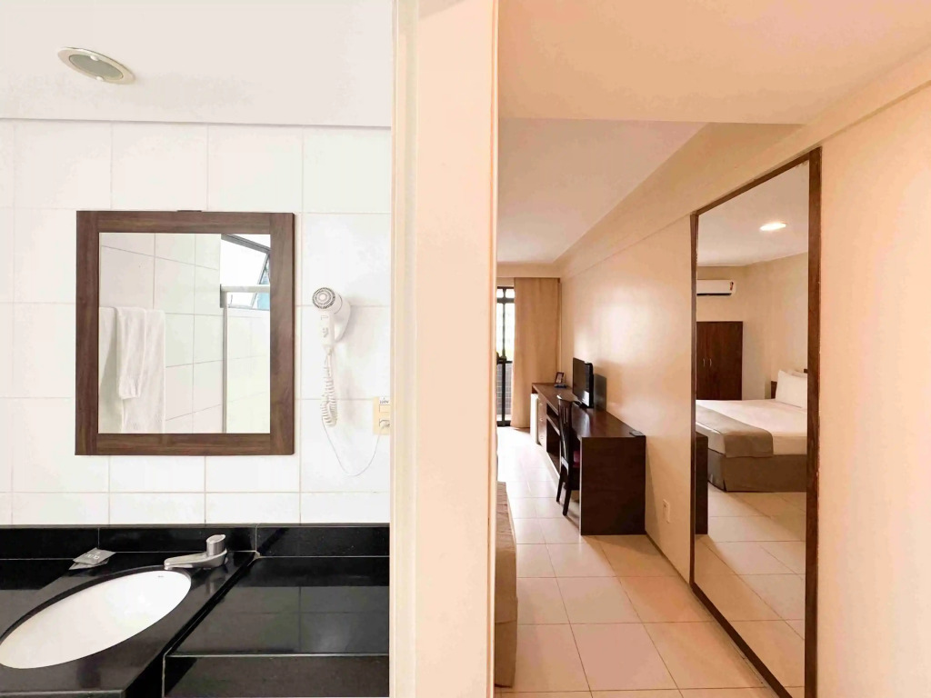 D8 Hotel