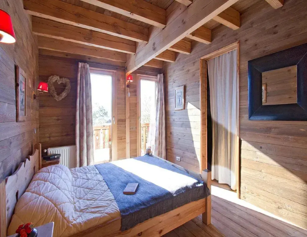 Chalet in Alpe D'huez With Sauna & Hot Tub