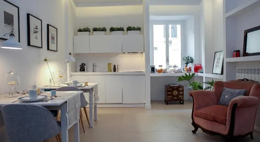 PETIT B&B - in centro a due passi dalla stazione e dai traghetti