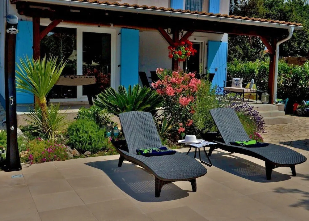 Villa Doris With Heated Pool gym and Kids Playground