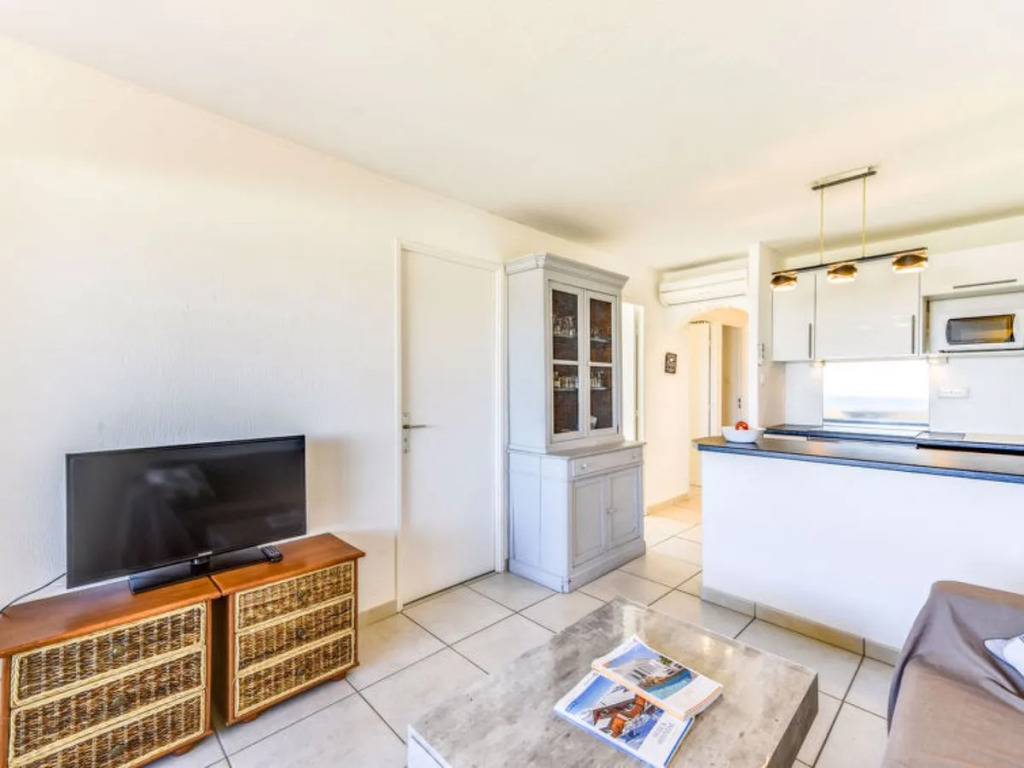 Apartment Les Arbousiers-2 by Interhome