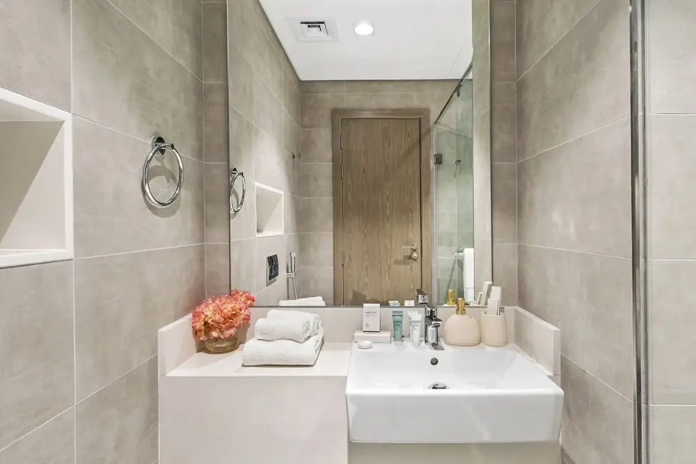 Refined 2BR Apartment District One MBR
