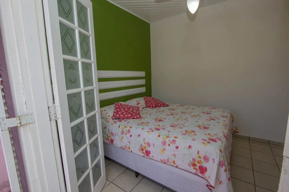 Casa ampla em Bertioga - 2 min. da praia