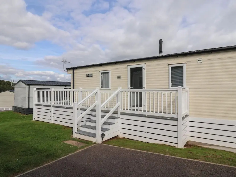 Tri-star House