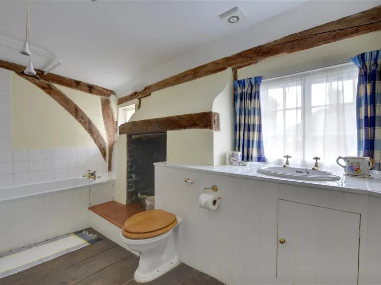 Old Cobblers Cottage At Kings Head House