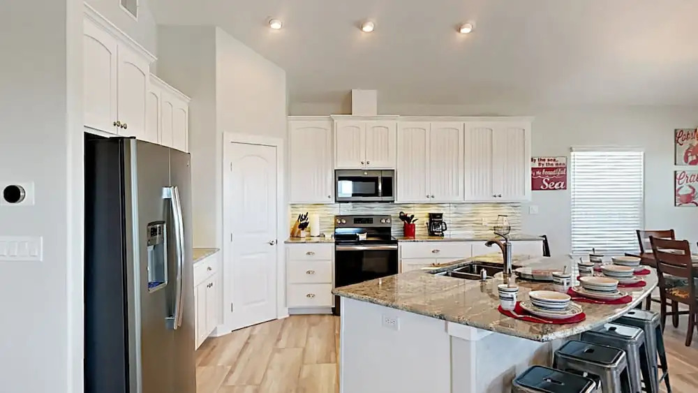 660 Sandpiper Cir Home - 3 Br home by RedAwning