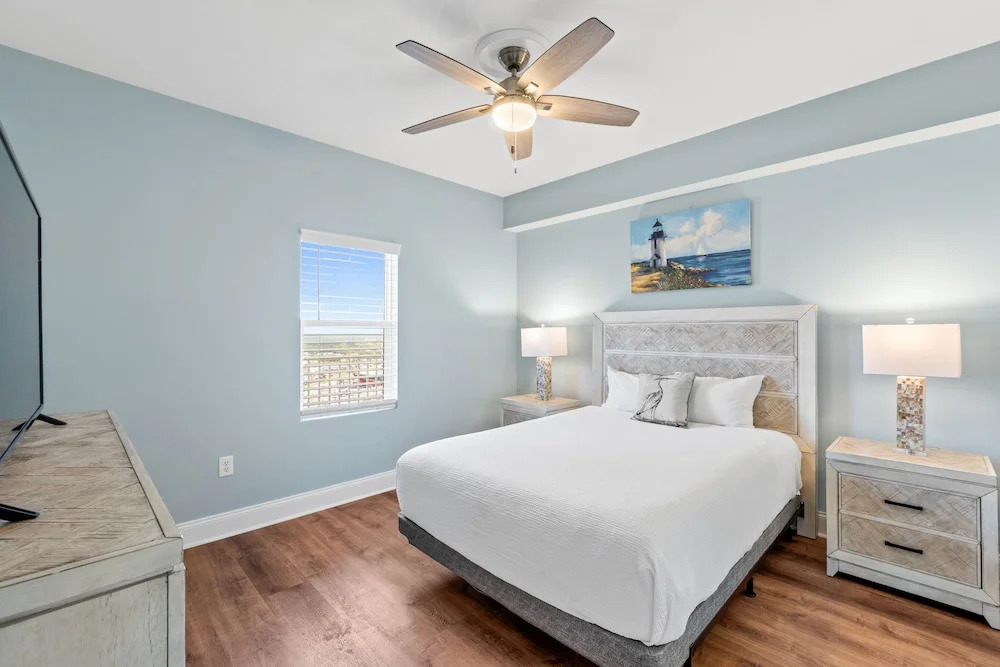 Laketown Wharf Resort by Panhandle Getaways