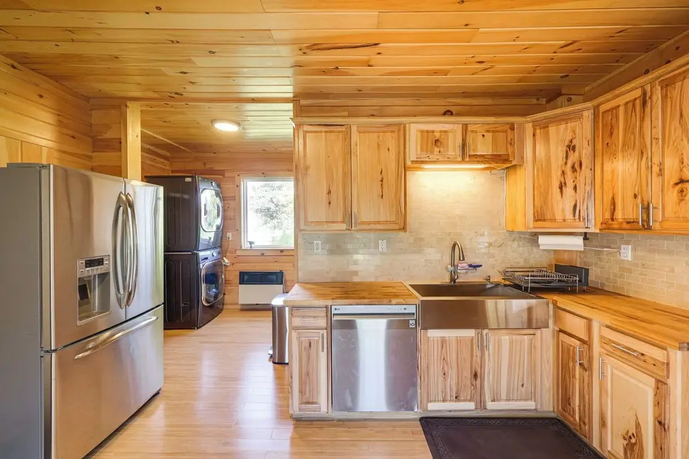 Hike, Ski & Explore: Patten Home w/ Pool Table!