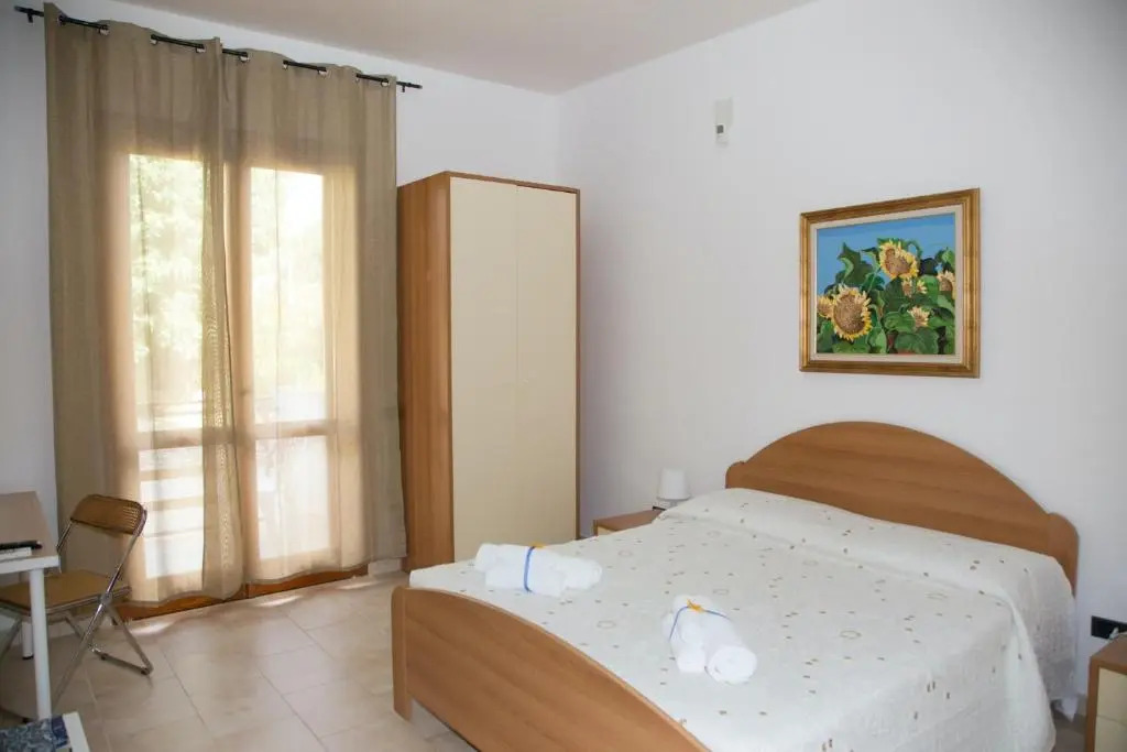 5 bedrooms house at Fontane Bianche 400 m away from the beach with sea view enclosed garden and wifi