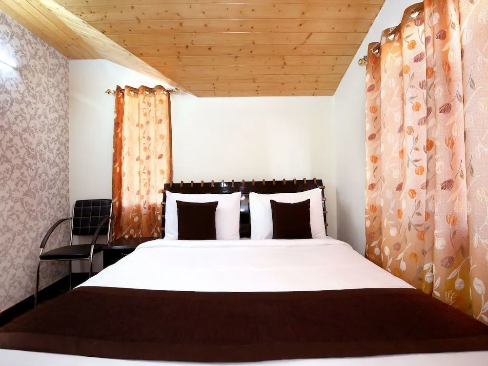 OYO 10084 Home 2BHK Wooden Cottage Bhattakufer