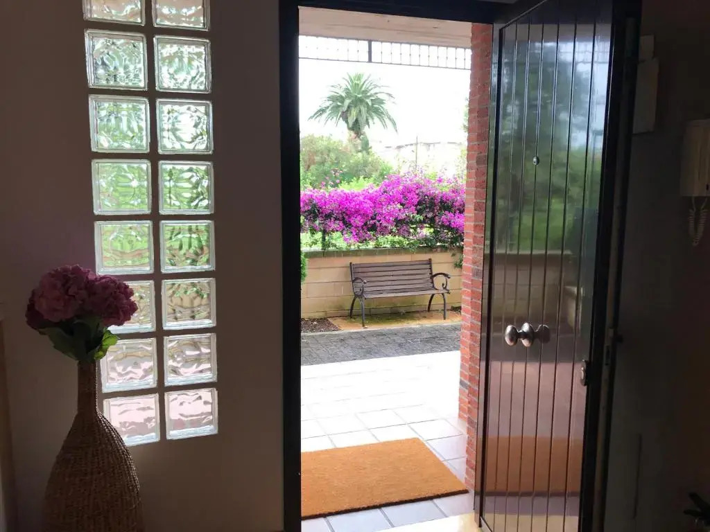 apartamento con jardín privado y barbacoa a 5 min playas santander
