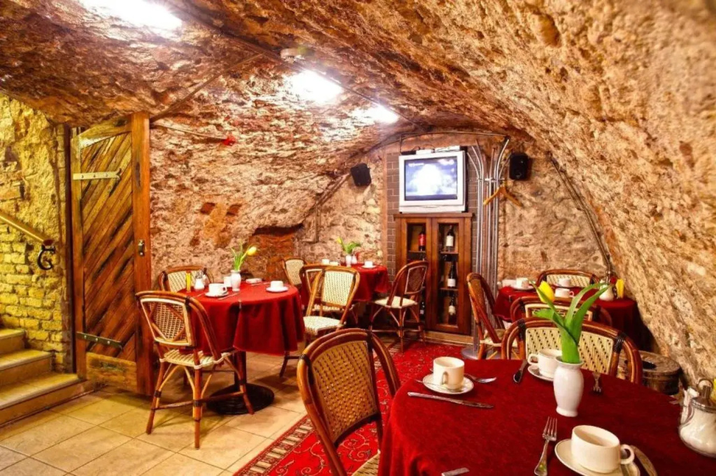 Отель Monte Kristo
