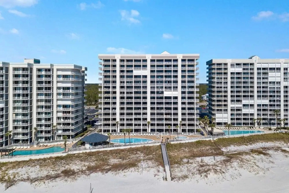 Windward Pointe 304- Pristine Amenities Galore