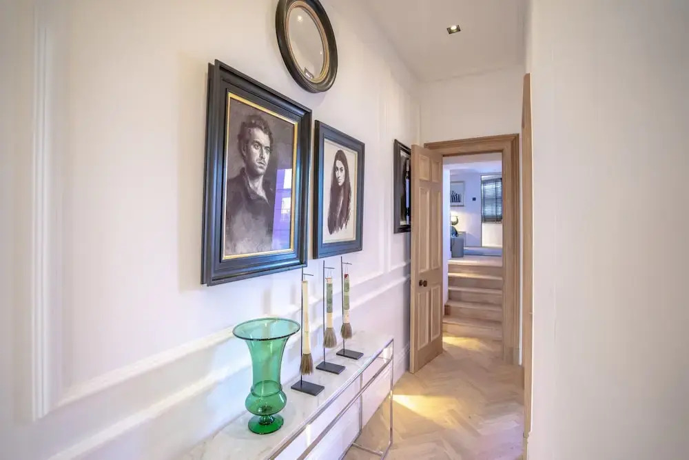 Cadogan Square - 2 Bedroom Apartment V