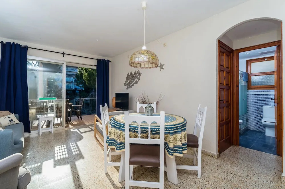 AE-1 CALELLA DE PALAFRUGELL, 4 Pax