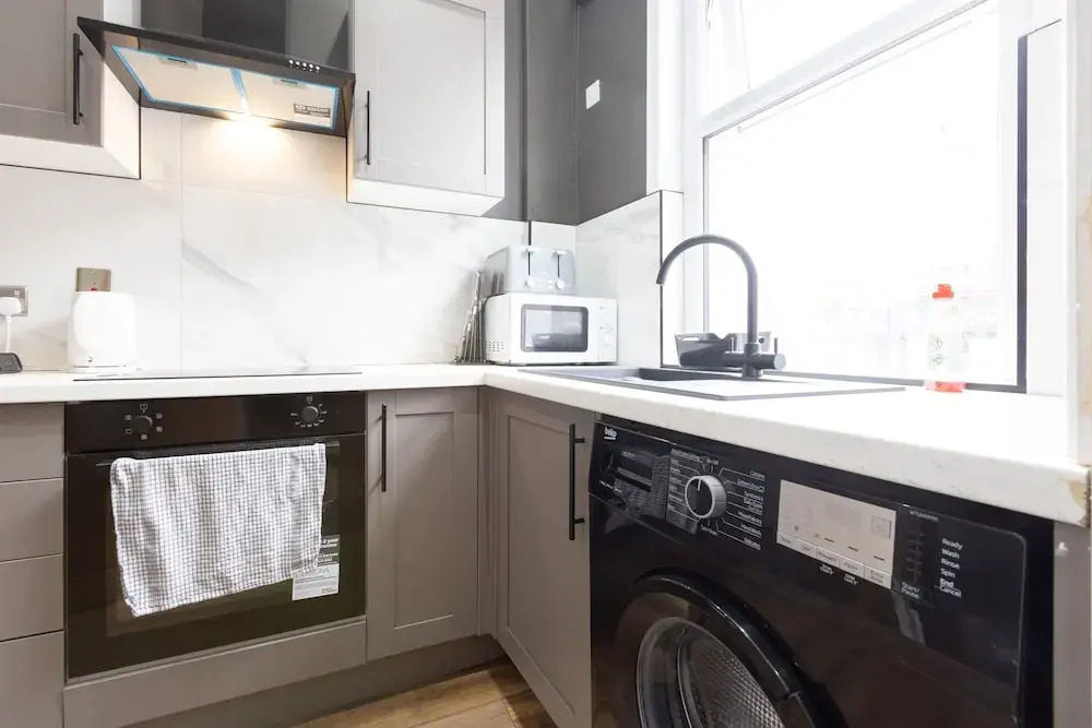 Leeds Retreat - 4BR House, Sleeps 10