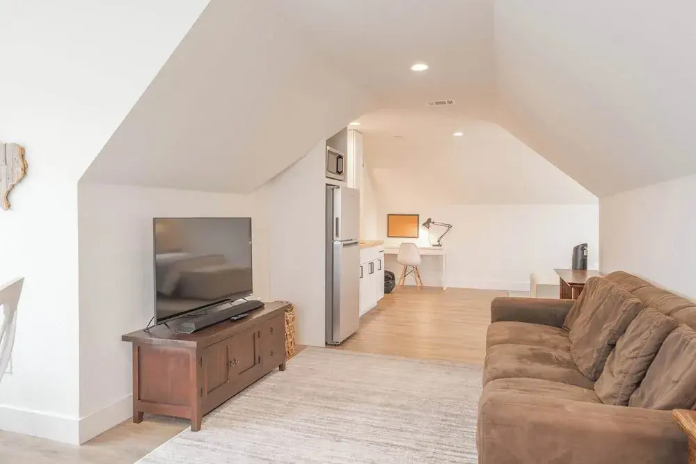 Scarlet Ridge Retreat - Near Wineries & DT Austin!