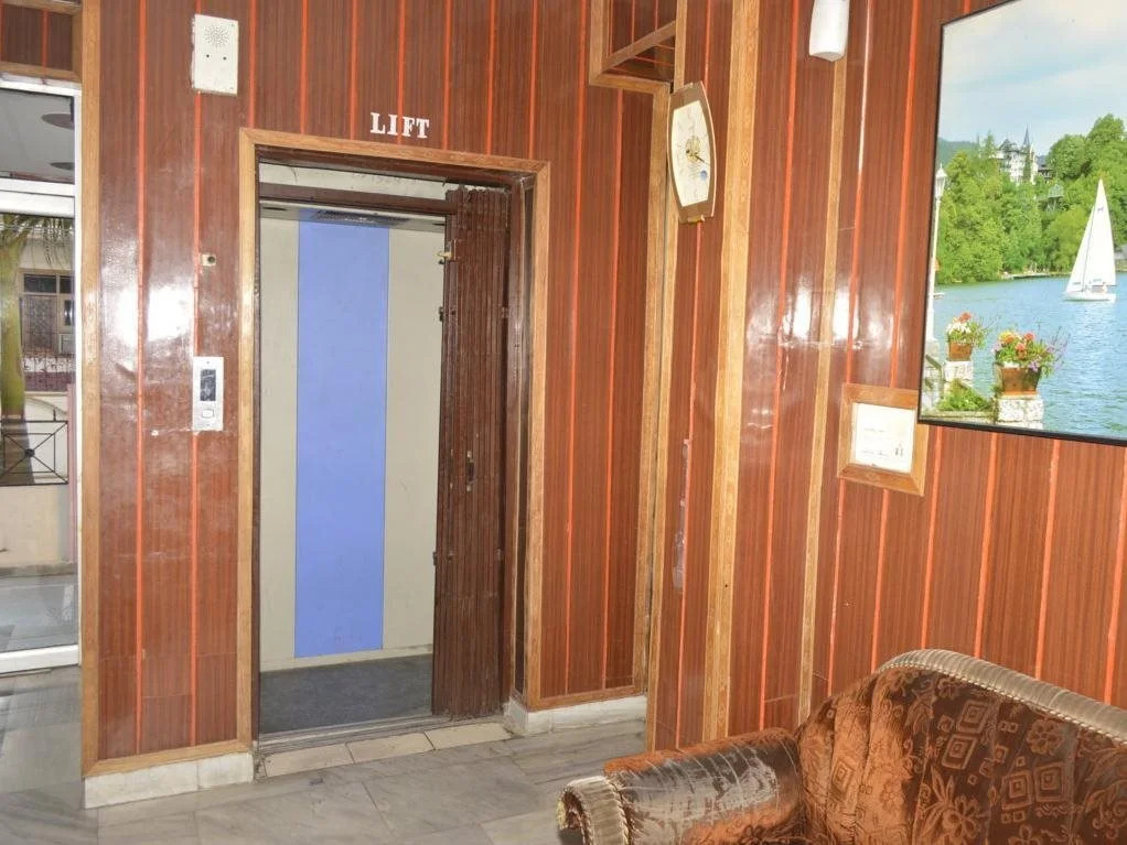 Hotel Sharma Palace