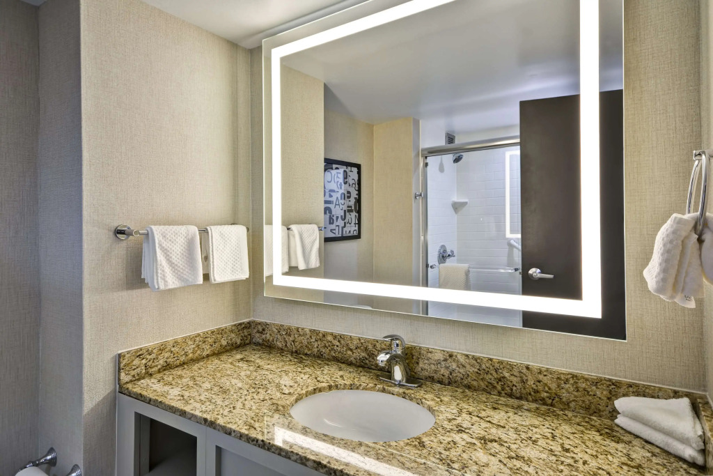 Отель Embassy Suites by Hilton Charlotte