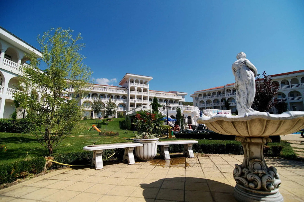Lazur Holiday Apartments