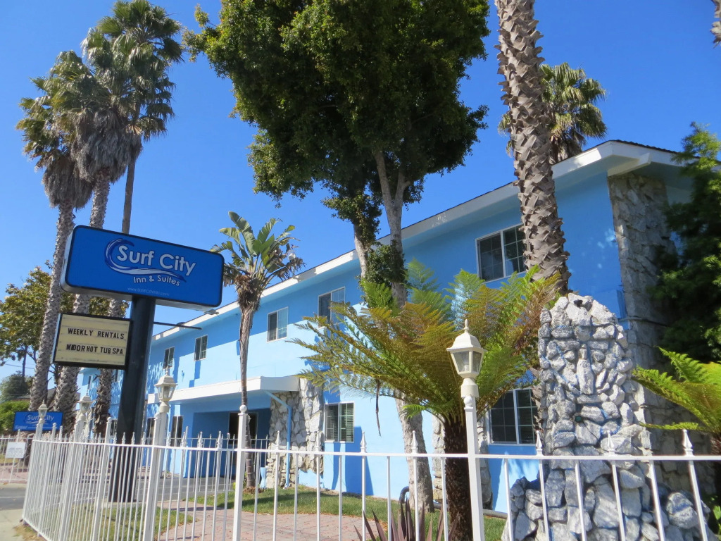 Surf City Inn & Suites