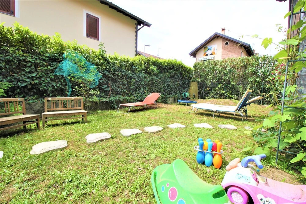 Rainbow House on Lake Orta With Parking and Private Garden