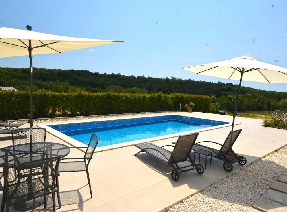 Picturesque Paradise Holiday Home With Pool