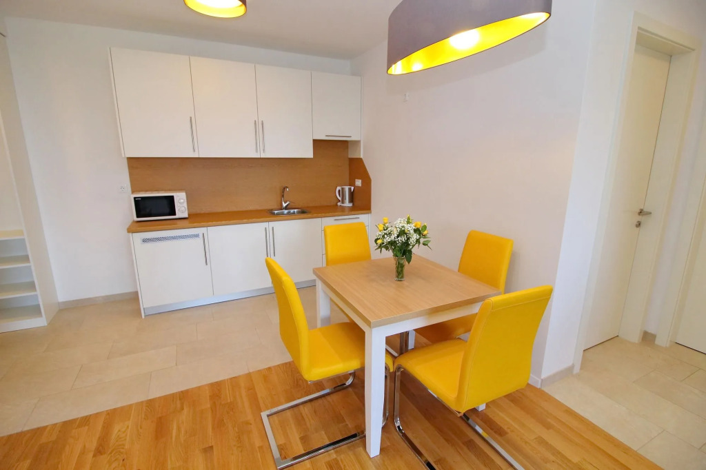 Apartments Kula