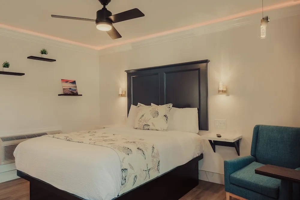 Blufftop Inn & Suites - Wharf/Restaurant District