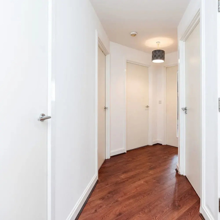 Stunning City Center 2 Bedroom Apartment I Parking