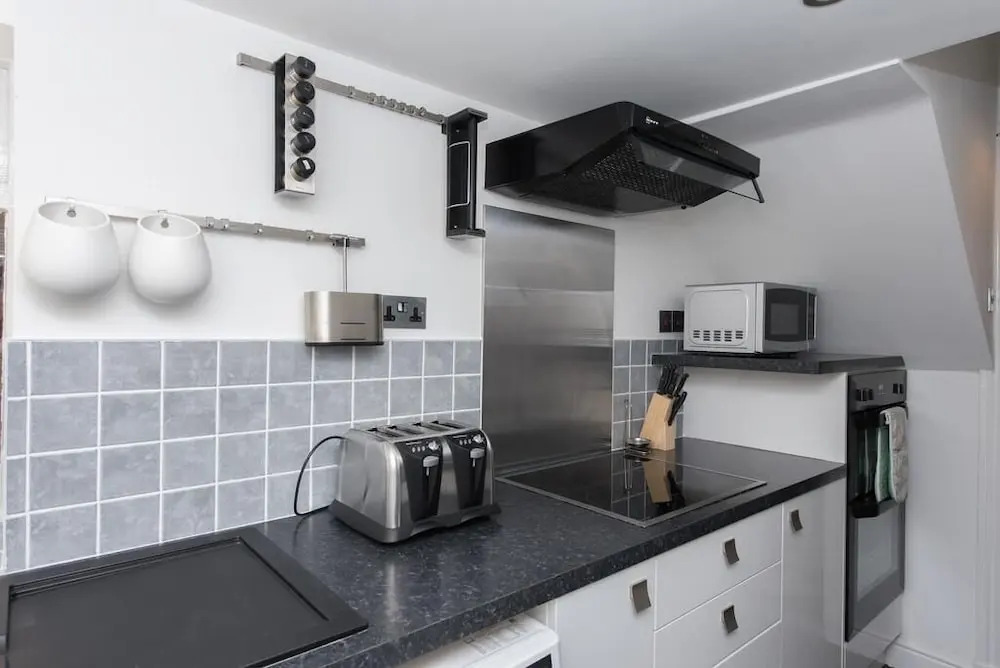 Seafront Walk Garden Apartment