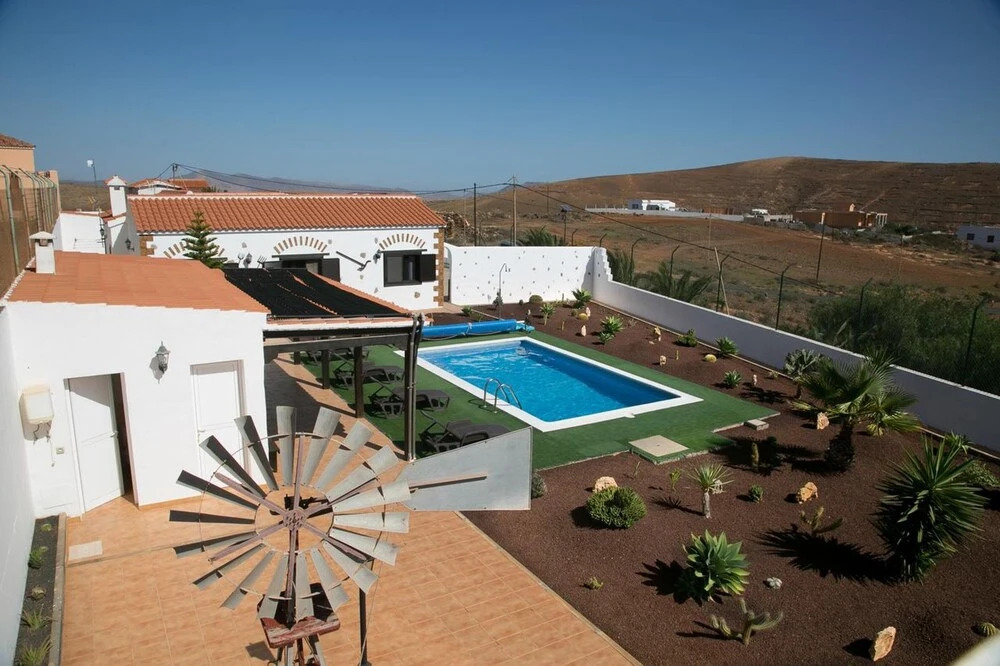 Villa With 4 Bedrooms in Las Palmas, With Wonderful Mountain View, Private Pool, Enclosed Garden