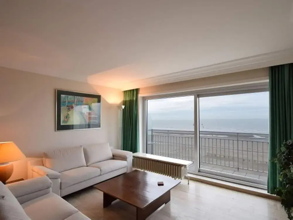 Sleek Apartment w/ Dual Terraces