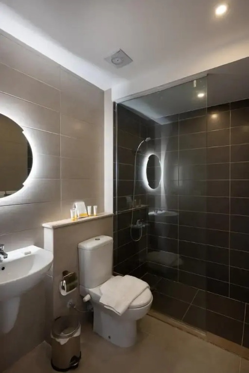 Vesta - Luxury APT - 2BR - G-cribs IV