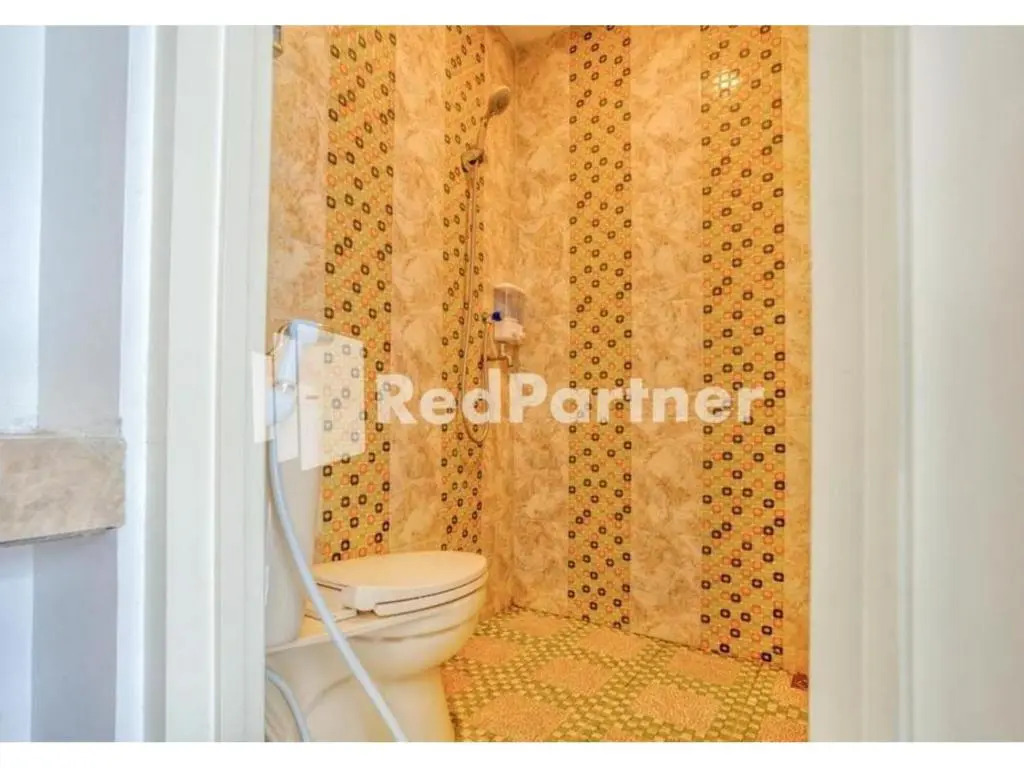 Griya Rahayu Guesthouse Mitra RedDoorz Near Jatim Park 2 Batu(Griya Rahayu Guesthouse RedPartner near Jatim Park 2 Batu)